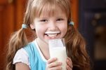 Свежее молоко защищает малышей от инфекций